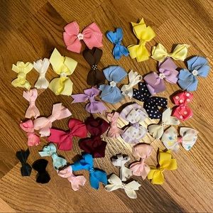 33 Assorted Bow Lot